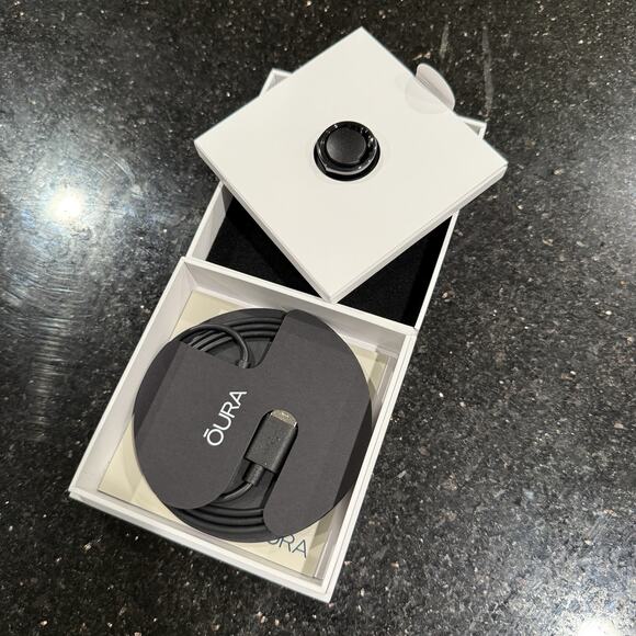 Oura Ring Gen 3 Heritage Black Size 9 - BRAND NEW IN BOX - Picture 1 of 4
